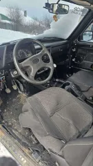 Lada 213100, 2016 год выпуска, VIN XTA213100G0179264, авто в залоге у ООО МКК "Каранга". Техническое состояние: 2016 год, 4 хозяина. Нет аккумулятора, все провода на него выведены, нужно сделать клеммы. Масло везде новое, вкруг проклеена виброй, мотор работает, коробка и раздатка в идеале. Передняя…