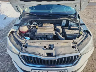 SKODA RAPID 2022. Легковой автомобиль SKODA RAPID VIN: XW8AC6NH4NK116864, 2022 г.в. (в залоге у ПАО "Сбербанк"). Требуется проведение сервиса, замены элемента питания в ключе, функция аварийного вызова работает с ограничениями.