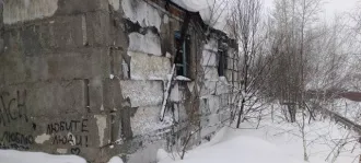 Здание нежилое, 121,4 кв.м, к/н 42:12:0105004:180, адрес: Кемеровская обл., Таштагольский р-н, пгт. Темиртау, ул. Центральная, д. 5а