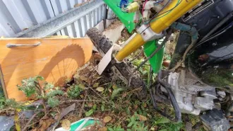 Мотоцикл SK250GY-5, VIN LGUSNP106H2Y11046, цвет бело-зеленый, год выпуска не установлен. После ДТП, комплектность и состояние не проверялись. Документы и ключи отсутствуют. Находится в г. Красноярск. Пробег: 0. Экологический класс: 4.