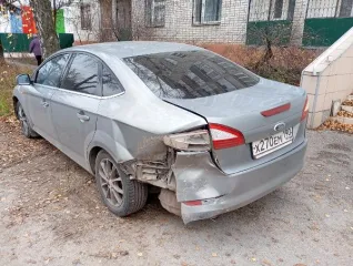 Ford Mondeo 2007 года выпуска, седан, серого цвета. Государственный номер Х270ЕМ190. Идентификационный номер (VIN) WF0DXXGBBD7S54300.