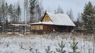 Жилой дом 64,1 м2, участок 900 м2, расположенные по адресу: Ханты-Мансийский АО - Югра, с/п Солнечный, поселок Солнечный, ДНТ "Богдановское", Сургутский р-н, ул. №7, уч. 37. Кадастровый номер дома: 86:03:0051503:824, кадастровый номер земельного участка: 86:03:0051503:398. С имуществом можно…