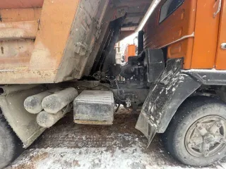 Грузовой самосвал КАМАЗ-5511, 1985 года, двигатель № 74010-12109, шасси (рама) № 204042, цвет оранжевый, ГРЗ У300УХ28.