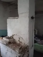 1/2 доли квартиры (47.2 кв.м) и 1/2 доли земельного участка (215 кв.м) в Курганской обл. 1/2 доли в праве на земельный участок, площадью 215 +/- 5 кв.м., назначение: земли населенных пунктов, вид разрешенного использования: жилая застройка (двухквартирный дом), адрес (местонахождение): Россия…