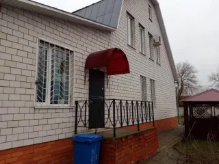 Земельный участок 1028 кв.м, административное здание 224,4 кв.м, хозяйственный блок 45,5 кв.м, ограждение, Брянская область Земельный участок площадью 1028 кв.м, с кадастровым номером 32:27:0430353:17, с расположенными на нем объектами недвижимого имущества: административное здание с кадастровым…