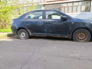 Chevrolet Cobalt 2013 Легковой автомобиль, марка: Chevrolet, модель: Cobalt, год изготовления: 2013, VIN: XWBJF69VJDA057666, вид собственности: индивидуальная. Особенности тех. состояния: разбиты задние фары, вмятины по кузову, нарушено ЛКП, коррозия по кузову, спушены шины.