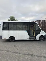 ГАЗ A64R42, 2017 автобус, VIN X96A64R42Н0008408, цвет белый. Работоспособность не проверялась. Победитель производит оплату за имущество по цене, увеличенной на сумму НДС (22%). Местонахождение: г. Мурманск, ул. Транспортная, д. 6. 1 штука. Год выпуска: 2017. Назначение: pryamie. Модель автобуса…