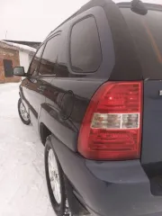 Kia Sportage, 2008 года, 141 лс, 320000 км, полный привод, АКПП Автомобиль марки Kia Sportage 2008 года выпуска, VIN: U6YJE55288L031986, цвет: темно-синий. Автомобиль в техническом состоянии согласно году выпуска. Имеются сколы, вмятины и отслоения лакокрасочного покрытия по автомобилю. Работа…