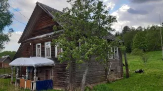 Жилой дом (кадастровый № 53:06:0050401:85, площадь 44.1 кв. м) по адресу: Новгородская область, Крестецкий район, деревня Подлитовье, дом 8. Земельный участок (кадастровый № 53:06:0050401:50, площадь 1551.76 кв. м) по тому же адресу. Категория земель: земли населенных пунктов, разрешенное…