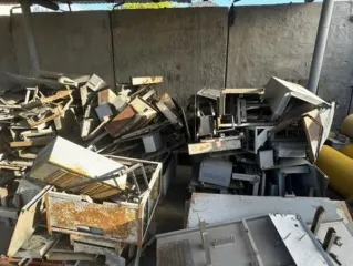 Лом черного металла, вес 874,30 кг, реестровый номер 0024КДЗ0000039, местонахождение: Российская Федерация, Санкт-Петербург, улица Седова, д. 9, навес (расположен напротив литеры Р). Имущество получено в ходе разборки движимого имущества, находящегося в аренде у ООО «ПетербургГаз».