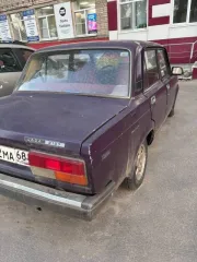 Ваз 2107, 2002 года, 80 лс, 170000 км еще Автомобиль легковой ВАЗ 21074, 2002 г.в., VIN XTA21074021576211, ПТС 63KM073599010420020 Z пробег 170 тыс Недостатки: нет консоли приборов, вмятина на переднем левом крыле, маленькие сколы на дверях и крыльях, трещина лобового стекла.