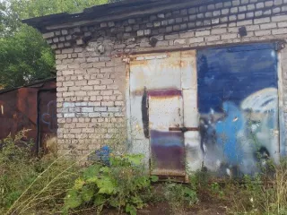 Здание - 25,1 кв.м. и земельный участок - 135 кв.м. ул. М.Конева, д.1а Здание проходной, назначение: нежилое, 1-этажное, расположенное по адресу: г. Слободской, ул. Маршала Конева, д.1а, общей площадью 25,1 кв.м., кадастровый номер: 43:44:310118:93 и земельный участок, категория земель- земли…