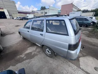 Автомобиль ВАЗ 21110, 2001 г.в., г/н О936АЕ55, VIN XTA21110010068359 Царапины, потертости, вмятины, сколы, ржавчина, глубокая коррозия, поверхностные и внутренние загрязнения. Отсутствует передний бампер, решетка радиатора, панель багажника, обшивка. Панель приборов разукомплектована. Ключ…