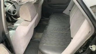 Mazda Familia 1998 года, 130 л.с., пробег 271 240 км, АКПП. Госномер Т450ЕМ49, модель, номер двигателя ZL 229445, номер кузова BJ5W-107756, объем двигателя 1498 куб.см., черный цвет, передний привод. Пробег более 250 тыс.км. Требуется ремонт кузова, имеются значительные повреждения в виде коррозии…