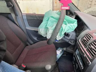 Hyundai Accent 2004, VIN: X7MCF41GP4M013070, год выпуска 2004, цвет серый. Автомобиль находится в залоге у КПК Кубик, в аварийном состоянии (сильно поврежден после серьезного ДТП, технические части не рабочие, повреждения затрагивают ключевые узлы и агрегаты, а также силовую структуру кузова…