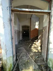 Земельный участок с объектами недвижимости, Приморский край, Хасанский район, с. Барабаш, кадастровый номер 25:20:110101:3104, с расположенными на нем объектами: нежилое здание лечебное (25:20:110101:2702), нежилое здание гаража (25:20:110101:2703), нежилое здание контрольно-пропускного пункта…