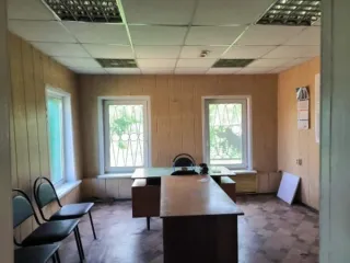 Нежилые здания 207.3, 17.3, 35.4 кв.м и земельный участок 987 кв.м, Курганская область. Объекты недвижимого имущества одновременно с земельным участком по адресу: Курганская область, Звериноголовский район, с. Звериноголовское, ул. Красноармейская, д. 9а. Объекты недвижимого имущества: 1) нежилое…