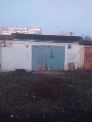 Гараж 28,3 кв.м. и земельный участок 32 +/- 2 кв.м. в Белгородской области, г. Старый Оскол, ул. Свердлова, гараж №242. Назначение гаража: нежилое. Назначение участка: земли населенных пунктов, вид разрешенного использования — для обслуживания гаража. Кадастровые номера: 31:06:0311004:21 (гараж)…