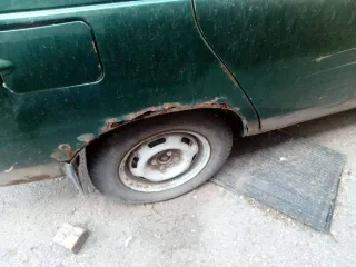 ВАЗ 21110 1999 года, цвет ярко-зеленый. VIN: XTA211100Y0008072. Двигатель бензиновый, модель 2111, номер 0074922, мощность 77 л.с. (57 кВт), объем 1499 куб. см. Номер кузова: 0008072. Разрешенная максимальная масса 1530 кг, масса без нагрузки 1030 кг. Изготовитель: АО АВТОВАЗ. Пробег уточнять при…