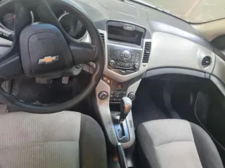 Автомобиль Chevrolet Cruze, 2012 год выпуска, государственный номер Т579КЕ123, VIN XUFJA686JC3081628. Находится в Краснодарском крае, городе Краснодар, на улице Уральской, 13. Цена 450 500 рублей, задаток 67 575 рублей, шаг аукциона 4 505 рублей.