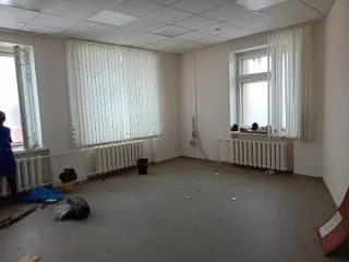 Нежилое помещение общей площадью 28,6 кв. м, с кадастровым номером 18:15:052044:201, по адресу: Удмуртская Республика, Красногорский район, с. Красногорское, ул. Ленина, д. 64, помещение 81-82. Назначение нежилое. Общая площадь: 28.6 кв. м. Обременения и ограничения не зарегистрированы. Кадастровая…