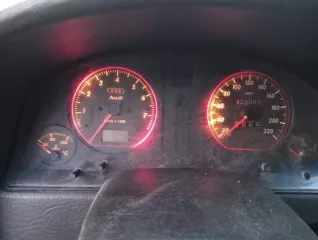 Audi 80, 1994 года, 90 лс, 420089 км, тип ТС легковой автомобиль, (VIN): WAUZZZ8CZRA205464, год изготовления ТС: 1994, мощность 90 л.с, цвет: синий, пробег 420 089 км. Кузов автомобиля требует сварочных и лакокрасочных работ. Автомобиль не заводится.