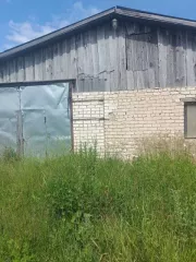Нежилое здание площадью 1 277,60 кв. м по адресу: Нижегородская область, Тонкинский район, рабочий поселок Тонкино, улица Заречная, дом 24 "А"/1. Кадастровый номер здания: 52:04:0200016:493, земельного участка: 52:04:0200016:492.