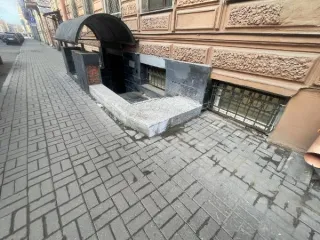 Нежилое помещение 84.3 кв.м в Санкт-Петербурге по адресу: пер. Басков, д. 10, литера А, пом. 2-Н. Назначение: нежилое, этаж: подвал, кадастровый номер 78:31:0001215:2467. Право собственности подтверждается записью в ЕГРН от 10.03.2011 № 78-78-42/020/2011-017.