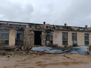 Земельный участок 60638 кв.м, гараж 556,5 кв.м, здание пристройка 387 кв.м, административно-бытовой корпус 734,5 кв.м, трубный цех 2044,5 кв.м, Саратовская область. 64:40:041602:2 Земельный участок, категория земель – земли населенных пунктов, вид разрешенного использования – предназначенные для…