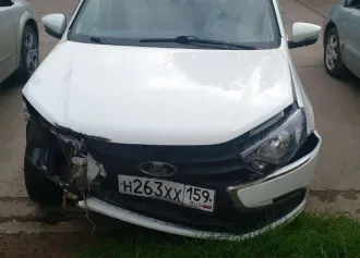 Lada Granta, 2022 г.в., VIN: XTA219040N0831738, Цвет кузова (кабины): Белый, находится в залоге у АО «Авто Финанс Банк». На имущество наложены ограничения в виде запрета на регистрационные действия. В автомобиле выявлены следующие повреждения: бампер в передней части; переднее правое крыло; блок…