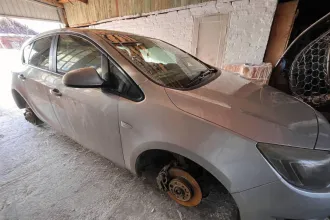 Opel Astra, 2012. Легковой автомобиль марки Opel, модель Astra, год выпуска 2012, идентификационный номер (VIN): XUFPD6DD6D3003483. Ознакомиться с имуществом можно по месту его нахождения по адресу: г. Алапаевск ул. Зои Космодемьянской, 12. Контактные данные лица, осуществляющего хранение…