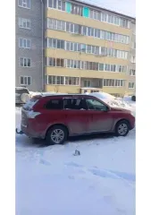 Mitsubishi Outlander 2013, 167 лс, 254103 км, АКПП, VIN Z8TXTGF3WDM007726. ТС б/у, возможно наличие скрытых дефектов. У автомобиля подгнила задняя пассажирская левая дверь, рыжики на задних арках, трещина на заднем бампере, потертость лакокрасочного покрытия переднего бампера и не большие царапины…