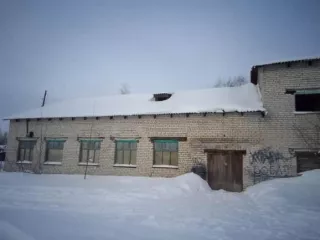 Нежилое здание, кад.№29:06:120110:308, площадью 366,5 кв.м., 
Расположенное по адресу: Российская Федерация, Архангельская область, р-н. Коношский, рп. Коноша, ул. Рабочая, д. 1, принадлежащее МУП "Жилкомсервис" на праве хозяйственного ведения