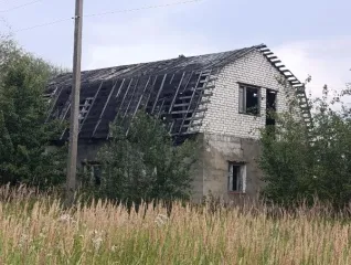 Земельный участок 1750 кв.м с постройками Калужская область Земельный участок площадью 1750 кв.м, кадастровый номер 40:13:050114:69, с расположенными на нем объектами недвижимого имущества: здание площадью 19,6 кв. м с кадастровым номером 40:13:050114:70, здание площадью 73,2 кв. м с кадастровым…