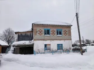 Здание фельдшерско-акушерского пункта (ФАП), 109.1 кв.м, Курганская область, Каргапольский муниципальный округ, с. Брылино, ул. Горушки, здание 25. Назначение: нежилое, 2 этажа. Одновременно с земельным участком площадью 250 кв.м, категория земель: земли населенных пунктов, вид разрешенного…