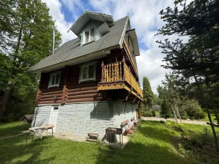 Единый комплекс недвижимости: здание 166 кв.м и 2 участка, Ленинградская область. Единый комплекс недвижимого имущества, в состав которого входят: 1. Здание с кадастровым номером 47:07:0000000:67332, площадью 166 кв.м., адрес: Ленинградская область, Всеволожский район, пгт им Свердлова, д…