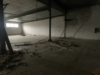 Здание 7858,3 кв.м и земельный участок 13650 кв.м в Калининградской области, Гурьевский район, поселок Поддубное, улица Лесная, дом 1. Земельный участок кадастровый номер 39:03:090910:24, площадь 13650 кв.м, категория земель: земли населенных пунктов, вид разрешенного использования: для…