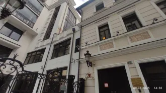 Квартира 476,5 кв. м, адрес: Москва, Подсосенский пер., д. 3, кв. 61, этаж № -2, этаж № -1, цокольный этаж № 0, этаж № 1, частично требует ремонта, без отделки, часть площади относится к подземным этажам, в помещениях, являющихся частью квартиры размещены общедомовые коммуникации, в доме расположен…