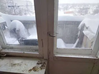 1/4 доля квартиры в Ярославской обл. еще 1/4 доля квартиры, площадь45.8 кв.м., назначение: Жилое, адрес  местонахождение : 152101, Ярославская обл, Ростовский р н, рп Семибратово, ул Новая, д 6, кв 28, кадастровый  условный  номер: 76:13:010101:2411