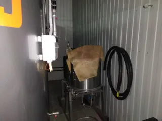 Пивоваренное технологическое оборудование BLONDERBEER.Tuere N 2000 I (пивоваренный завод) «BLONDERBEER.Туре N 2000 I», состоящее из: Бойлер. Сек-01. blonderbeer (1 шт.); фильтрационная емкость ССЕ-01. blonderbeer (1 шт.); Заторно сусловарочный котел СЕС-01. blonderbeer (2 шт.); ВИРПУЛ…