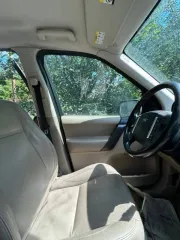 Land Rover Freelander 2009 года, 160 лс. Автомобиль Land Rover Freelander 2, 2009 года выпуска, VIN SALFA2BB8AH150564, цвет темно-серый.