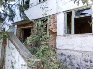 Земельный участок площадью 33366 кв.м с кадастровым номером 67:17:0010412:34 с расположенными на нем 9 объектами недвижимого имущества и объектом движимого имущества (ограждение) первоначальная стоимость единицы которого меньше 500 тыс. рублей, по адресу: Смоленская область, муниципальный округ…
