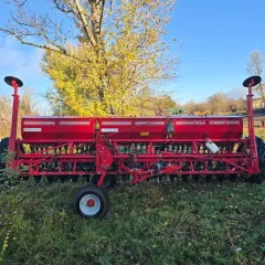 Сеялка зернотуковая рядовая СЗ-5,4, 2022 года выпуска. Состояние б/у. Заводской номер 2070. Масса 2593 кг. Изготовитель АО «Белинсксельмаш». Паспорт транспортного средства и свидетельство о регистрации отсутствуют.