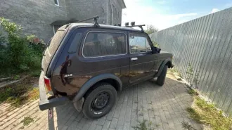 ВАЗ 21213 1995 года выпуска, цвет вишневый, VIN XTA21213051123944.