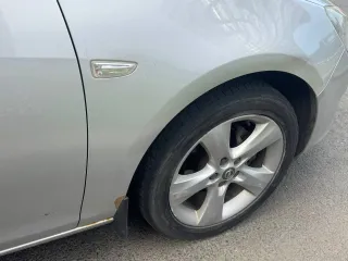 Opel Astra 2011 года выпуска, номер кузова и VIN: W0LPD6DC2BG137542, шасси отсутствует.