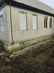 1/4 доли в жилом доме 33,5 кв.м, аренда земли 1368 кв.м, Волгоградская обл. Доля в праве на жилое здание, площадь: 33,5 кв.м., кадастровый номер: 34:37:010307:218, и право аренды на земельный участок, площадь: 1 368 кв.м., кадастровый номер: 34:37:010344:48, категория земель: земли населенных…
