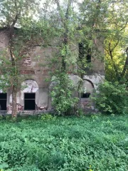 Здание игольной фабрики 1790 года постройки, объект культурного наследия. Общая площадь 321.8 кв.м. Адрес: Рязанская область, Старожиловский район, сельское поселение Столпянское, село Столпцы, улица Соборная. Кадастровый номер 62:21:0010207:100, регистрационный номер ЕГРОКН 621610718440006, РНФИ…