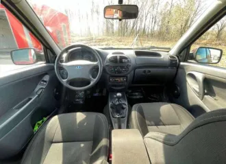LADA Kalina 2012 года выпуска, цвет темно-вишневый. VIN: XTA111930C0201786, ПТС: 63HM901809, государственный номер B114CP35. Модель двигателя 11183, бензиновый, номер двигателя 5703649, мощность 81.6 л.с. (60.0 кВт), рабочий объем 1596 куб. см. Экологический класс четвертый, разрешенная…