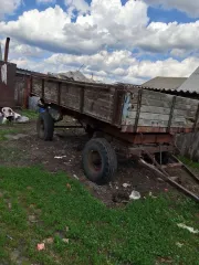 Прицеп тракторный 2ПТС-4, 1993 года изготовления, госномер 8703ТМ68. С имуществом и документами можно ознакомиться по будням, предварительно согласовав дату, время и место по телефону +79158698420.