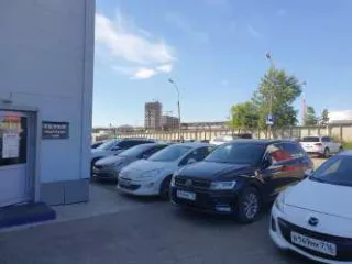 Нежилое здание, производственное под офисно-торговый дом, площадь 2070,7 кв.м, кад.№16:50:060201:133, г. Казань, ул. Родины, зд. 43, и 
Земельный участок площадью 5623 кв.м , кад. N 16:50:060201:633, г. Казань, ул. Родины, зд. 43